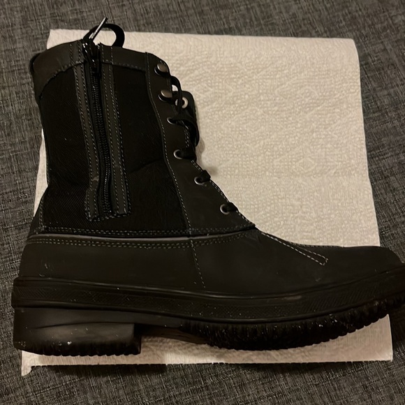 Clarks 7.5 snow boot - Picture 3 of 4